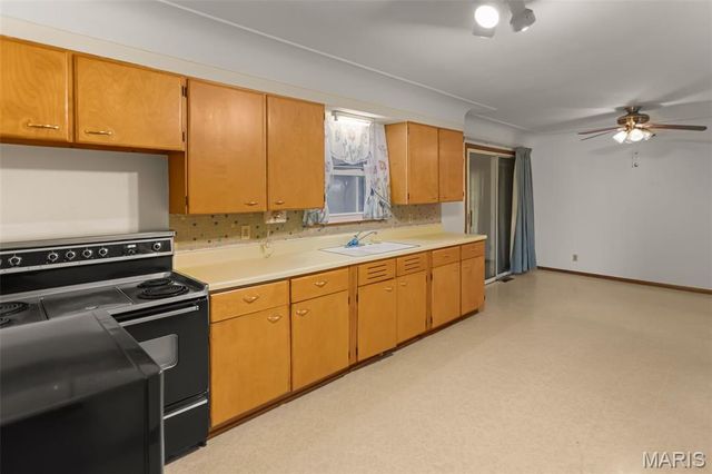 7132 W Main Street, Maryville, IL 62062