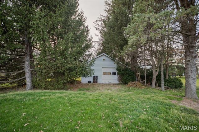 7132 W Main Street, Maryville, IL 62062