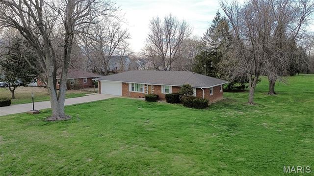 7132 W Main Street, Maryville, IL 62062