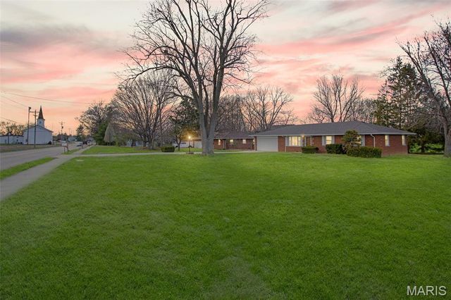 7132 W Main Street, Maryville, IL 62062