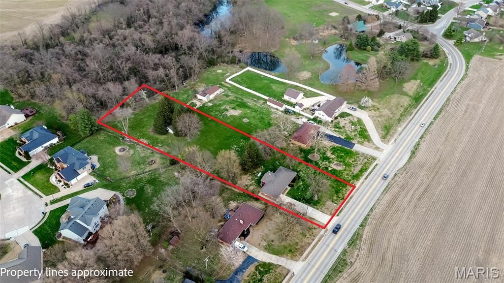 7132 W Main Street, Maryville, IL 62062