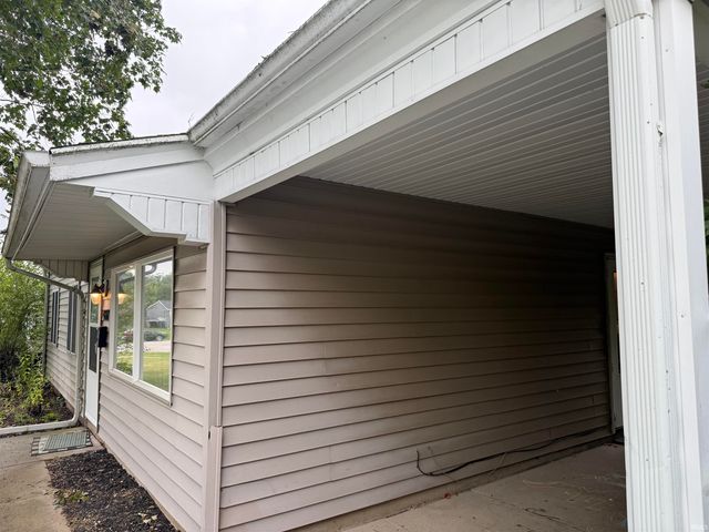4532 E Macgregor Road, South Bend, IN 46614