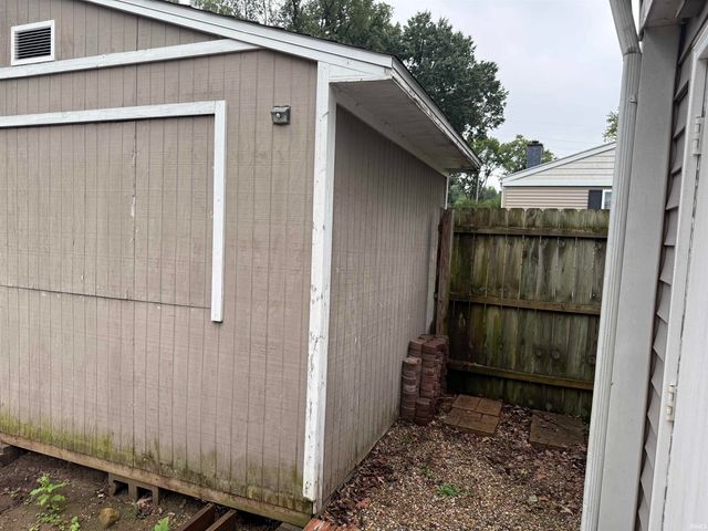 4532 E Macgregor Road, South Bend, IN 46614
