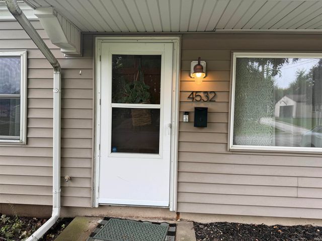 4532 E Macgregor Road, South Bend, IN 46614