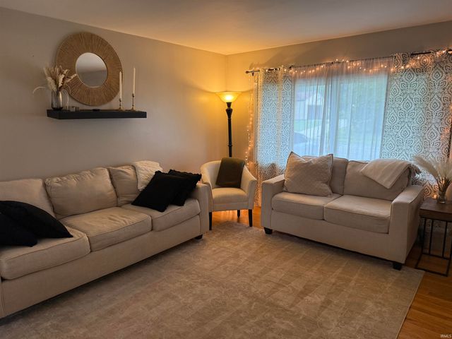 4532 E Macgregor Road, South Bend, IN 46614