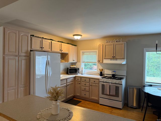 4532 E Macgregor Road, South Bend, IN 46614
