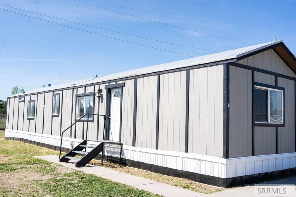 Image 11 of property listing at 4986 S 2000 W # 4, Rexburg, ID 83440