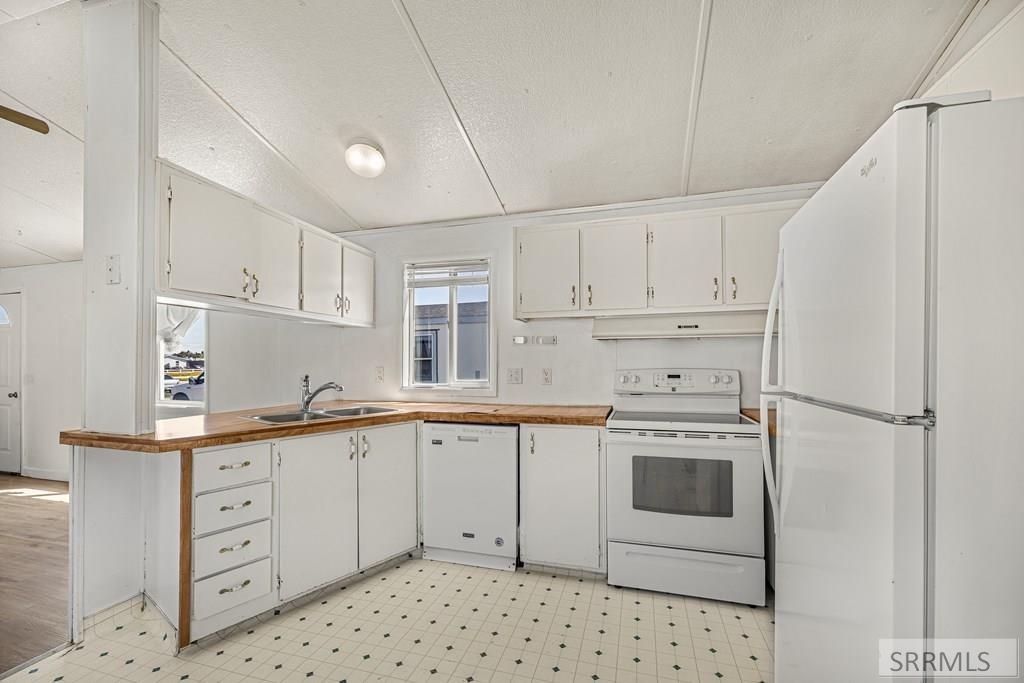 Image 5 of property listing at 4986 S 2000 W # 4, Rexburg, ID 83440
