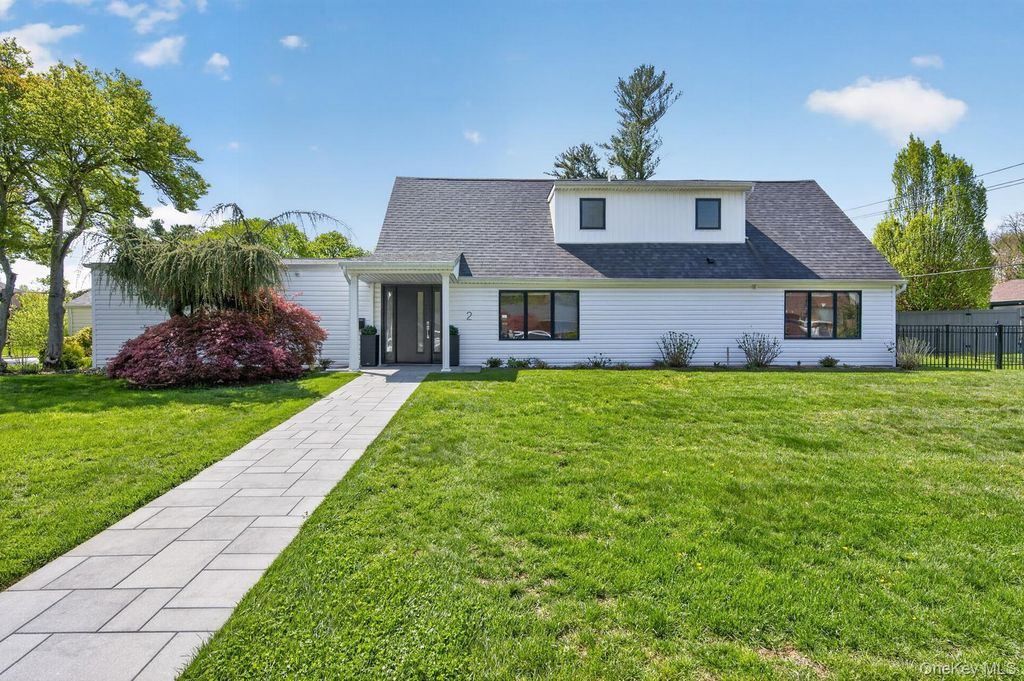 2 Sherwood Lane, Roslyn Heights, NY 11577