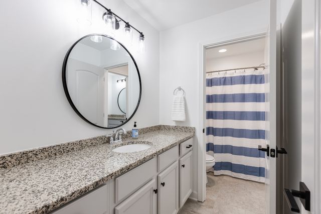 2033 Callaway Park Pl, Thompsons Station, TN 37179