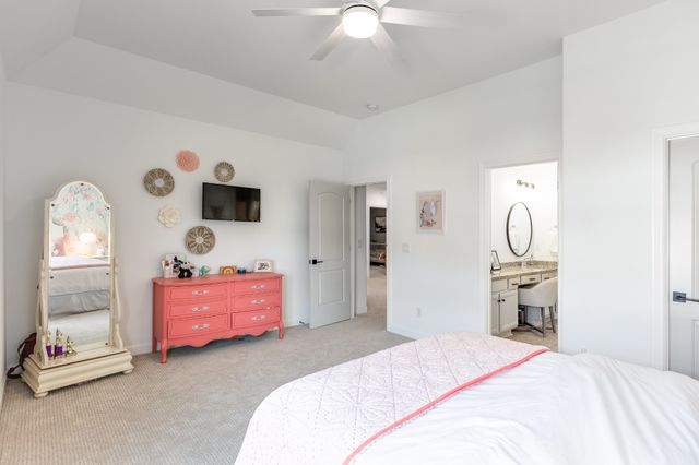 2033 Callaway Park Pl, Thompsons Station, TN 37179