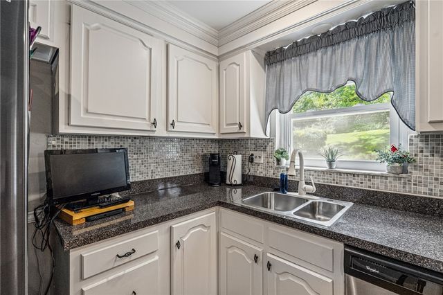 2907 Kings Mill Road, Bethel Park, PA 15102