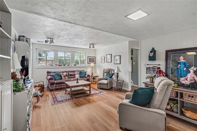 2907 Kings Mill Road, Bethel Park, PA 15102