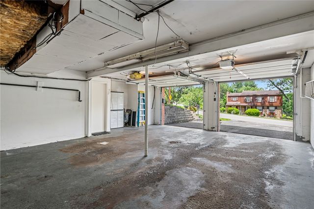 2907 Kings Mill Road, Bethel Park, PA 15102