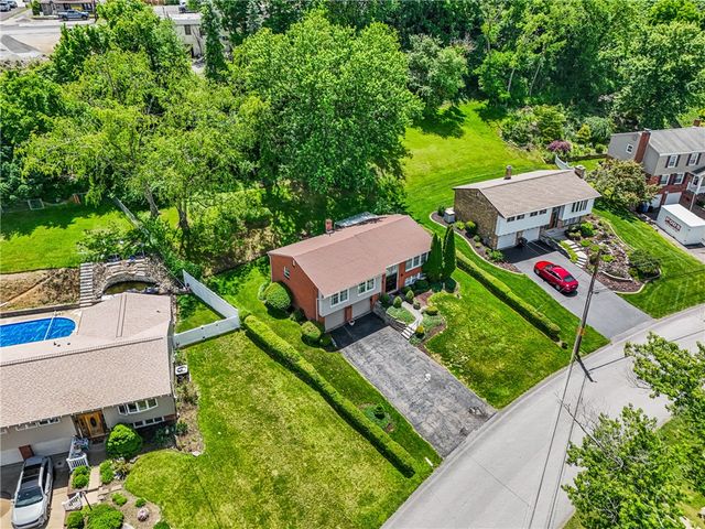 2907 Kings Mill Road, Bethel Park, PA 15102
