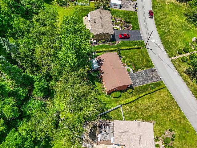 2907 Kings Mill Road, Bethel Park, PA 15102