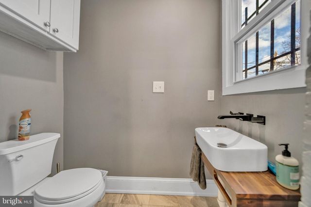 1118 STAPLES ST NE, Washington, DC 20002