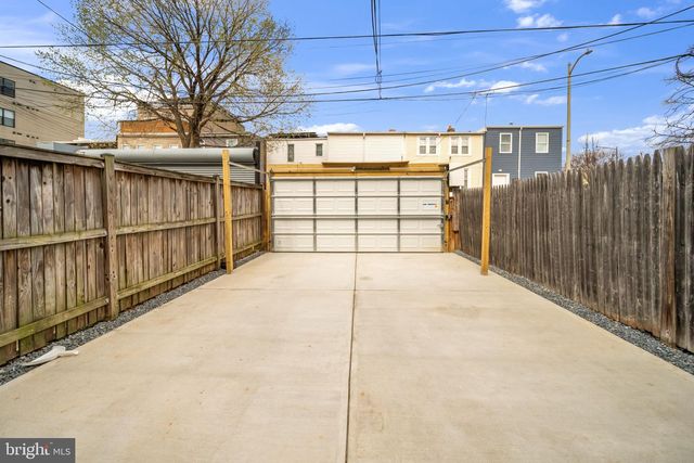 1118 STAPLES ST NE, Washington, DC 20002