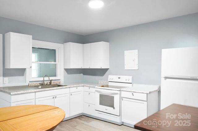 2701 Watson Drive, Charlotte, NC 28208