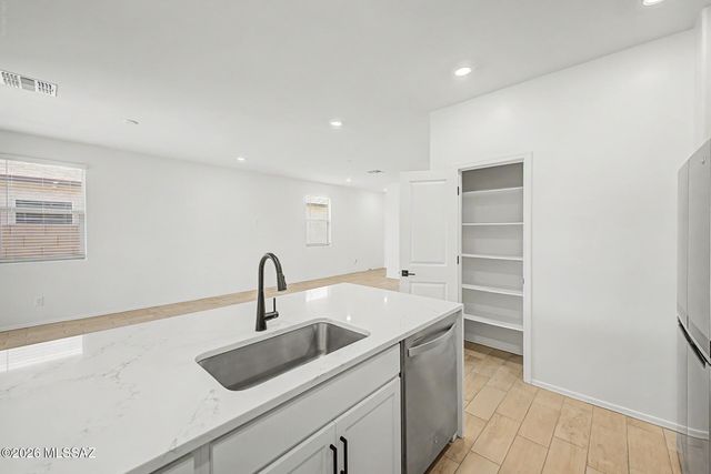 6415 S Ambarella Drive, Tucson, AZ 85756