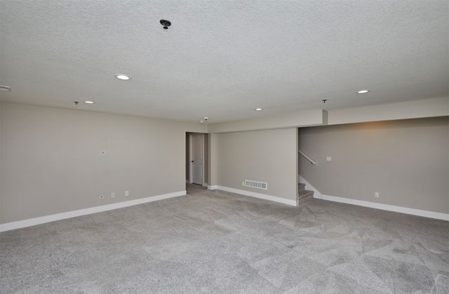 4471 Lower Beaver Road, Des Moines, IA 50310