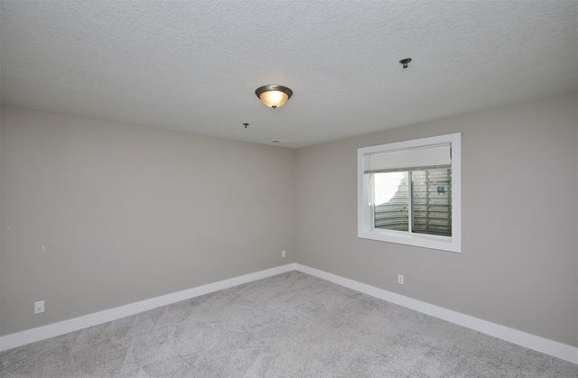 4471 Lower Beaver Road, Des Moines, IA 50310