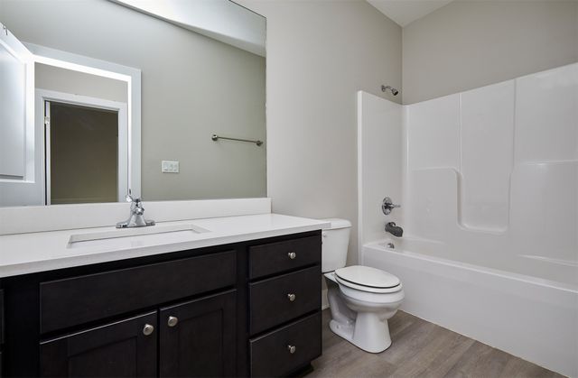 4471 Lower Beaver Road, Des Moines, IA 50310