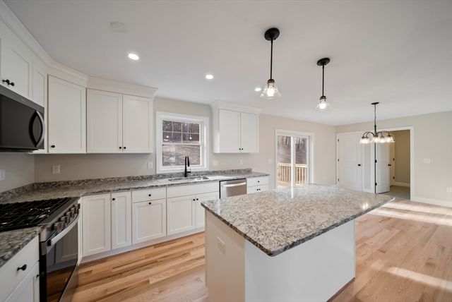 53 Kimball Hill Rd A, Hudson, NH 03051