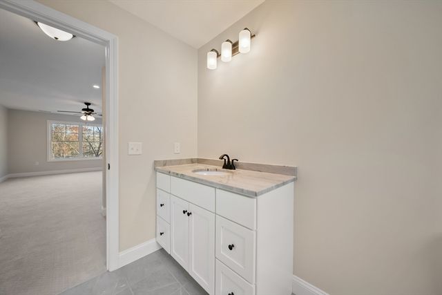 53 Kimball Hill Rd A, Hudson, NH 03051