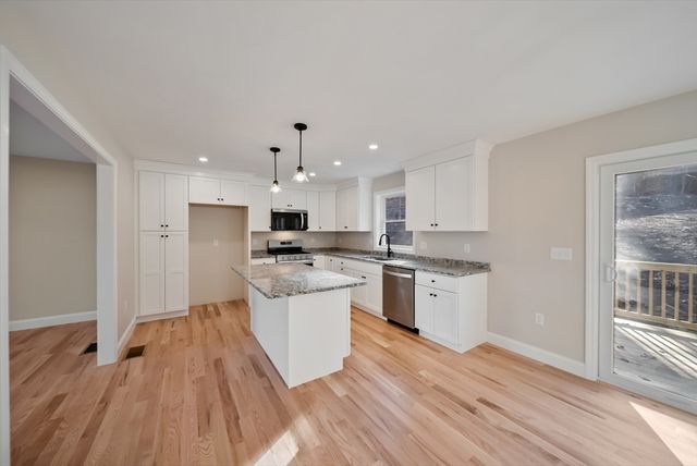 53 Kimball Hill Rd A, Hudson, NH 03051