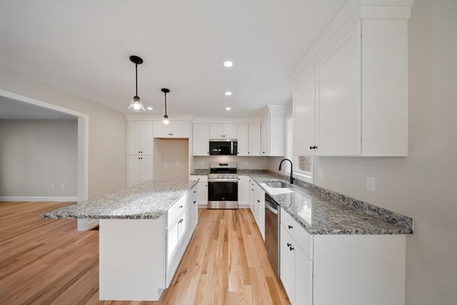 53 Kimball Hill Rd A, Hudson, NH 03051