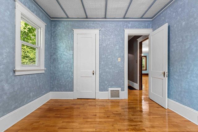 579 OAK STREET, Neenah, WI 54956