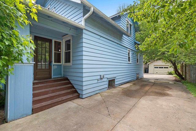 579 OAK STREET, Neenah, WI 54956