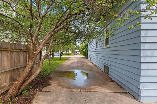579 OAK STREET, Neenah, WI 54956