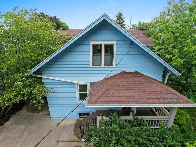 579 OAK STREET, Neenah, WI 54956