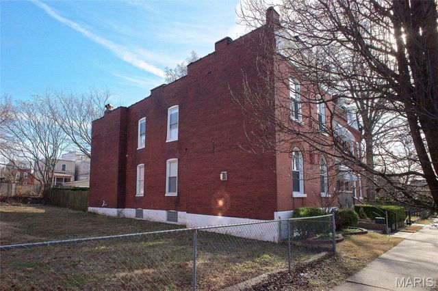2628 Indiana Avenue, St Louis, MO 63118
