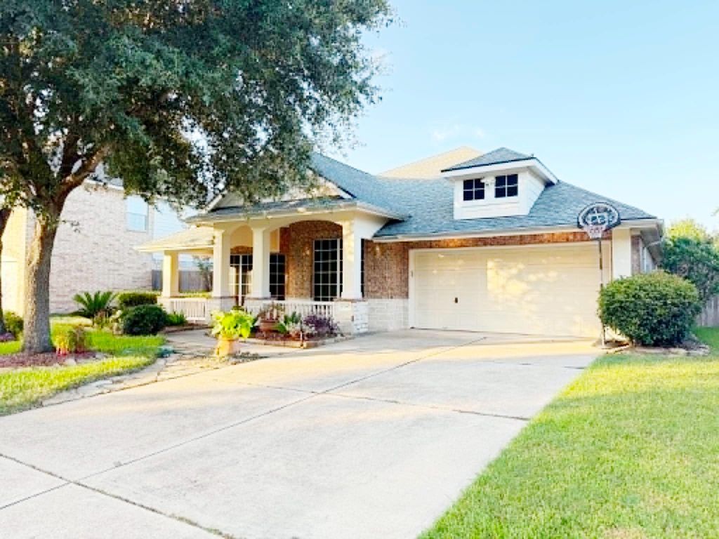 17507 N Riata Lake Drive, Cypress, TX 77433