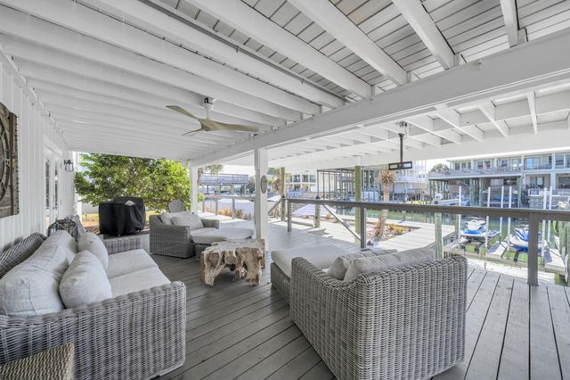 610 Lagoon Drive, Destin, FL 32541