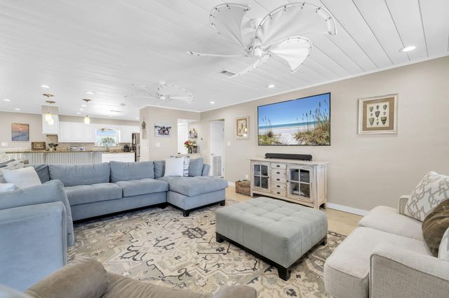 610 Lagoon Drive, Destin, FL 32541