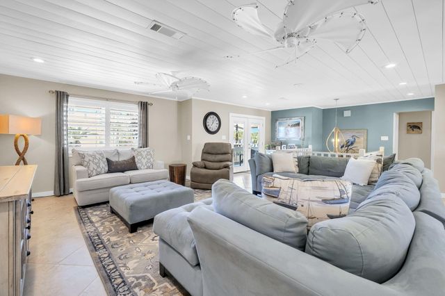 610 Lagoon Drive, Destin, FL 32541