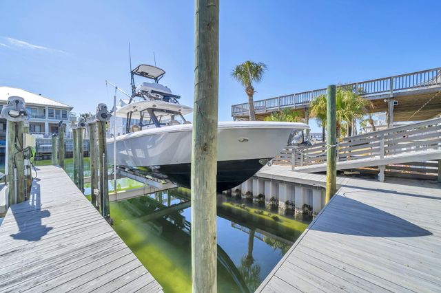 610 Lagoon Drive, Destin, FL 32541