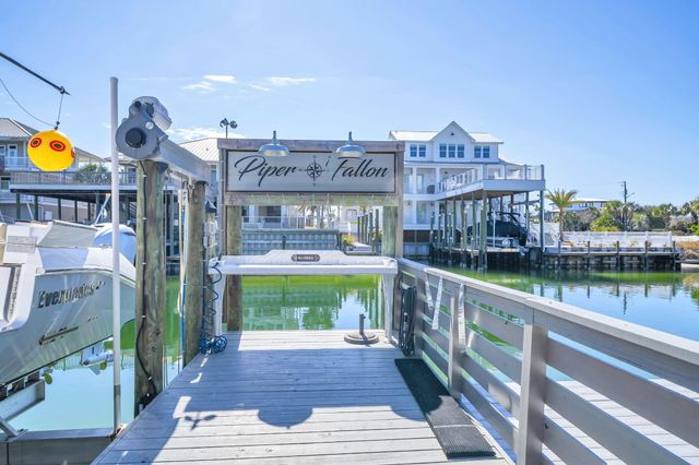 610 Lagoon Drive, Destin, FL 32541