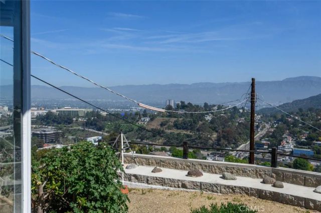 3118 Goodview Trail, Los Angeles, CA 90068