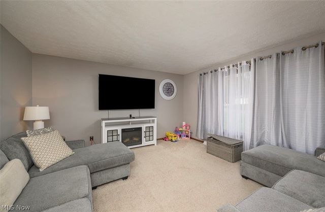 5326 Hillsboro Avenue SE, Canton, OH 44707