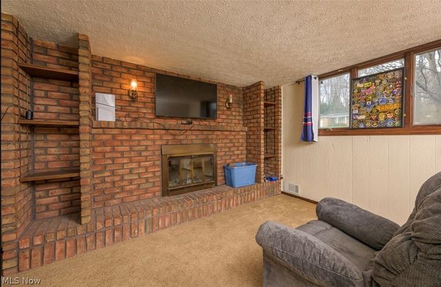 5326 Hillsboro Avenue SE, Canton, OH 44707