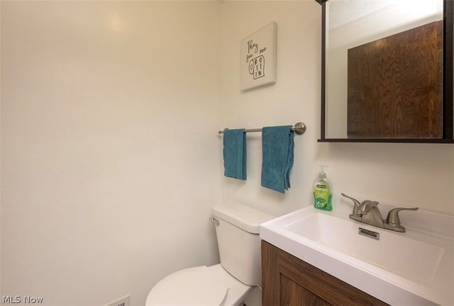 5326 Hillsboro Avenue SE, Canton, OH 44707