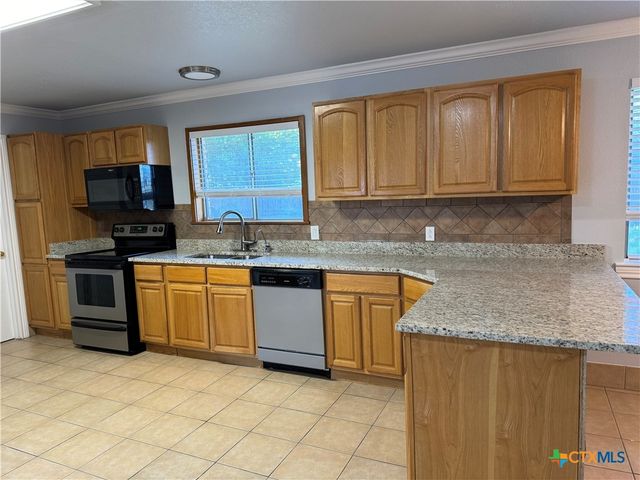 1338 Canary Lane, Seguin, TX 78155