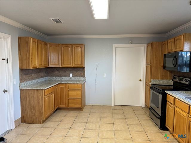 1338 Canary Lane, Seguin, TX 78155