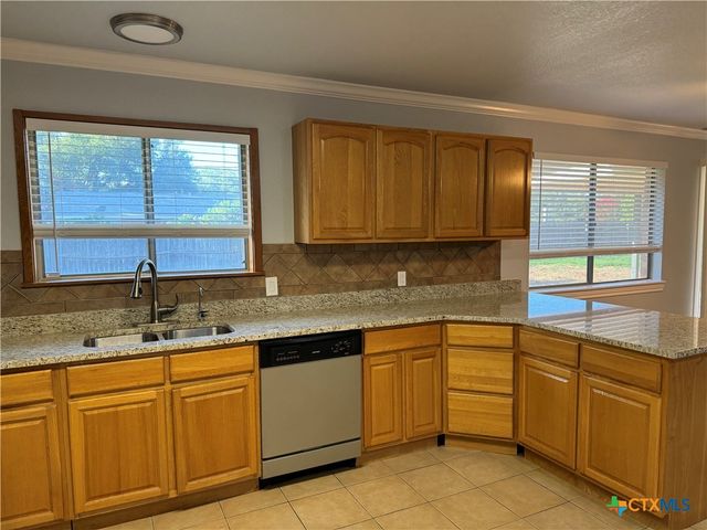 1338 Canary Lane, Seguin, TX 78155