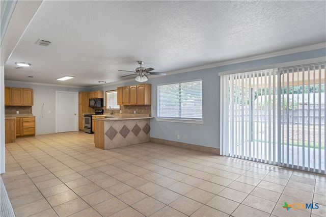 1338 Canary Lane, Seguin, TX 78155